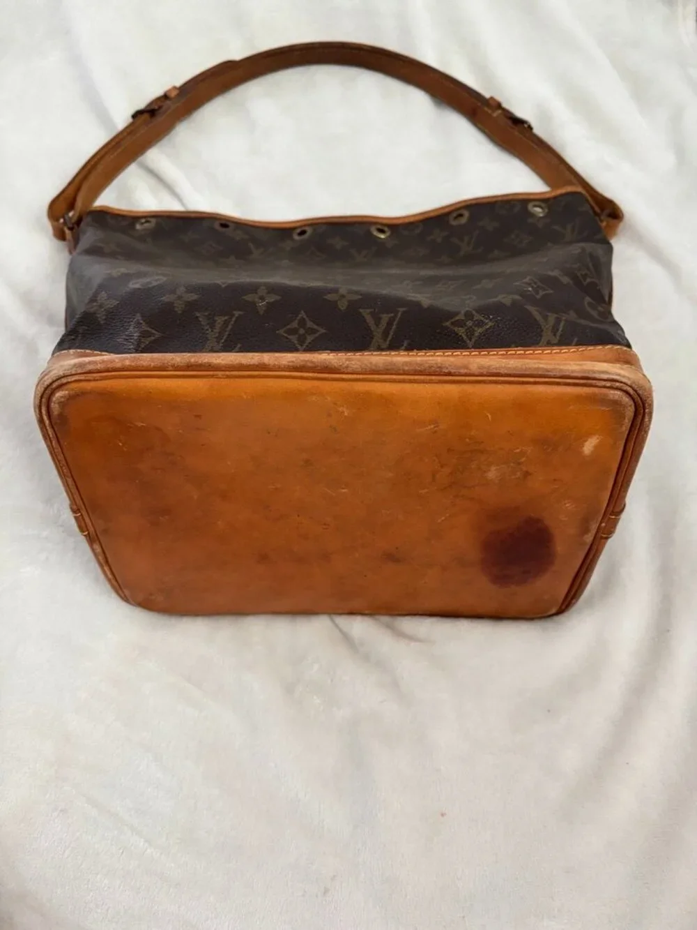 Vintage 1999 Louis Vuitton Monogram Noé Bucket Bag (M42224)